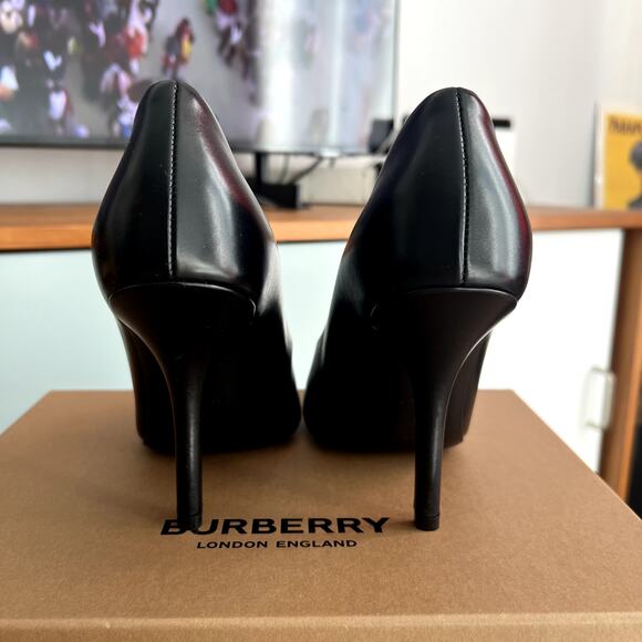 Burberry Ezra Black Leather Monogram Point-Toe Pumps Heels 100mm size 38 - Picture 4 of 7
